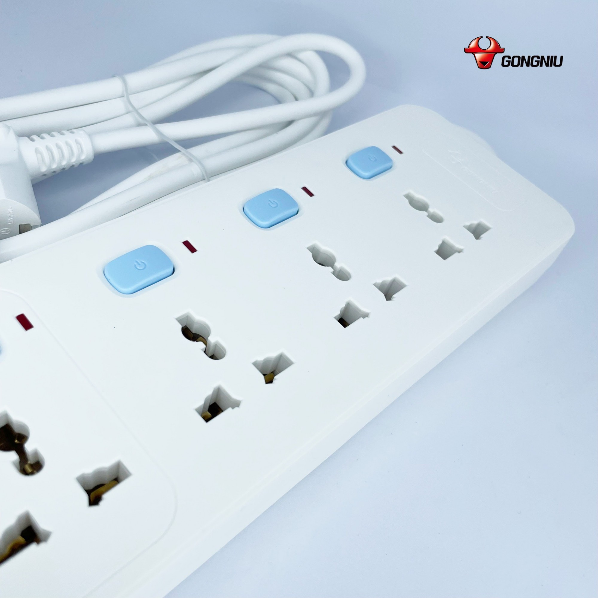 Ổ cắm điện GONEO 4 ổ đa năng 4 công tắc - Công Suất 10A/250/2500W – Trắng – Chính Hãng - N3040 10
