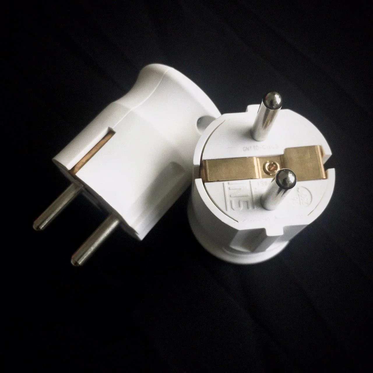 Phích cắm công suất lớn 10L5 – 4000W – Chính hãng Goneo – An toàn