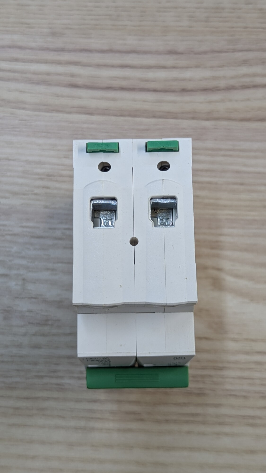 Bộ ngắt mạch điện – Aptomat 2 pha Goneo – An Toàn - Chính hãng 6